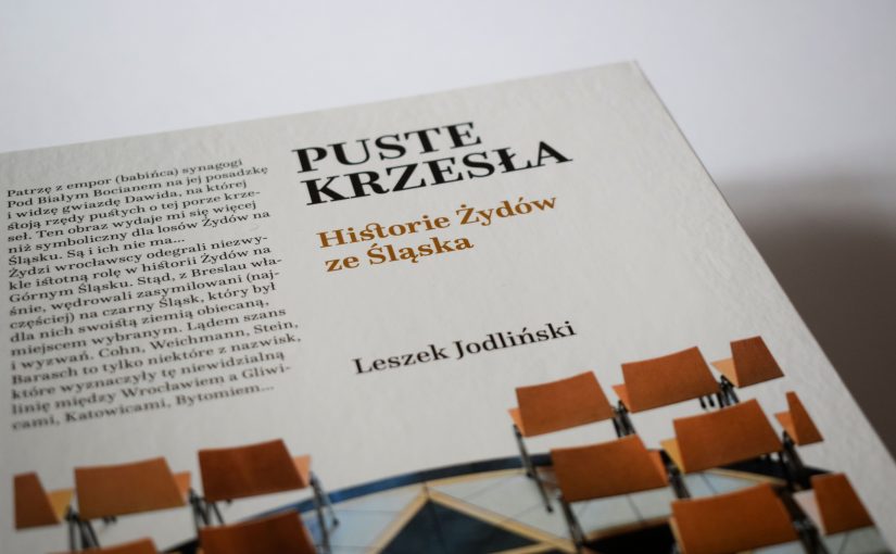 Dyżur literacki w Katowicach. „Puste krzesła” na Kiermaszu Bukinistów Śląskich